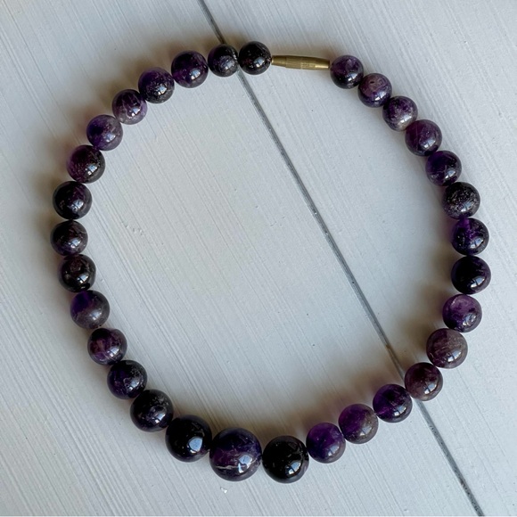 Vintage Graduated Purple Amethyst Beaded 15” Long Necklace with Barrel Clasp - Picture 13 of 15